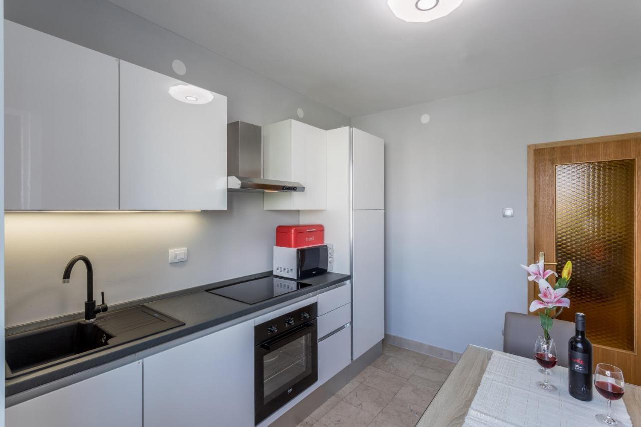 Garden Apartment Dina With Free Parking Split Eksteriør bilde